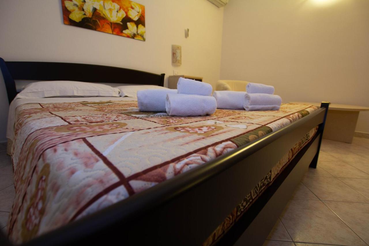 Noto Bedda Bed&Breakfast Bagian luar foto