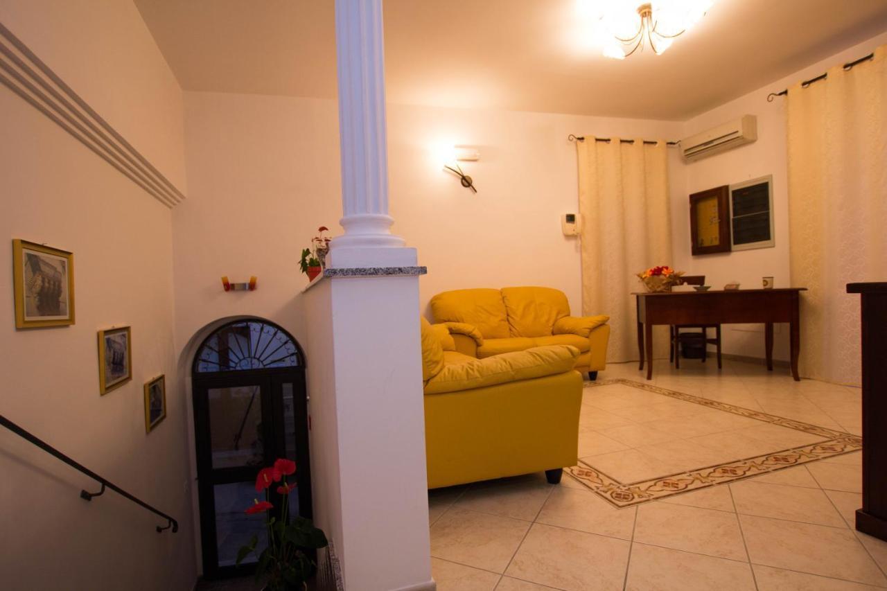 Noto Bedda Bed&Breakfast Bagian luar foto